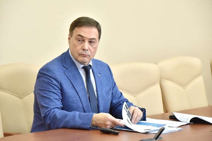 Юрий Колмаков принял участие в заседании рабочей группы Госсовета Коми по подготовке парламентских слушаний по вопросам ЖКХ