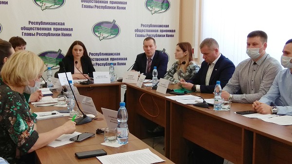 Юрий Колмаков принял участие в работе круглого стола по мерам поддержки предпринимателей и самозанятых граждан