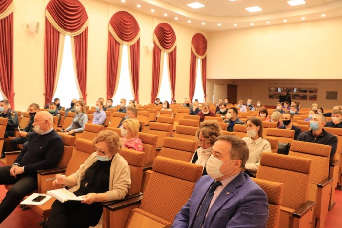 Юрий Колмаков принял участие в публичных обcуждениях итогов правоприменительной практики в ГУ МЧС по Коми