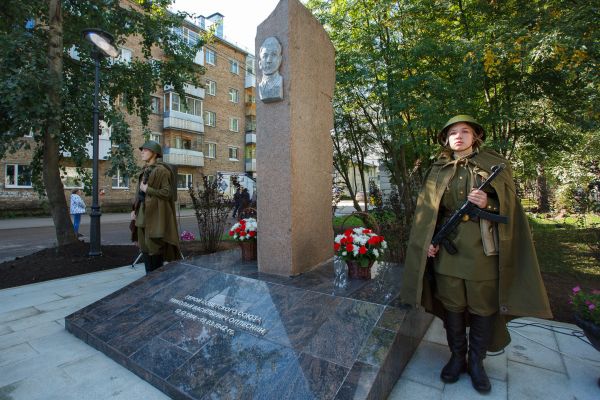 Мемориал Герою Советского Союза Николаю Оплеснину в Сыктывкаре открыли после реконструкции
