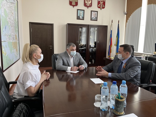Юрий Колмаков в Усинске провел рабочую встречу с главой муниципалитета Николаем Такаевым