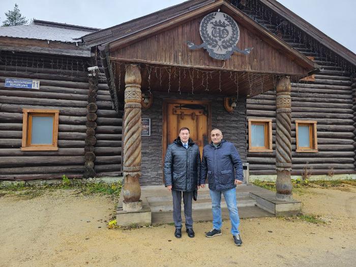 Президент ТПП Коми Юрий Колмаков и руководитель комплекса «Лесная сказка» Микаел Петросян обсудили возможные направления сотрудничества