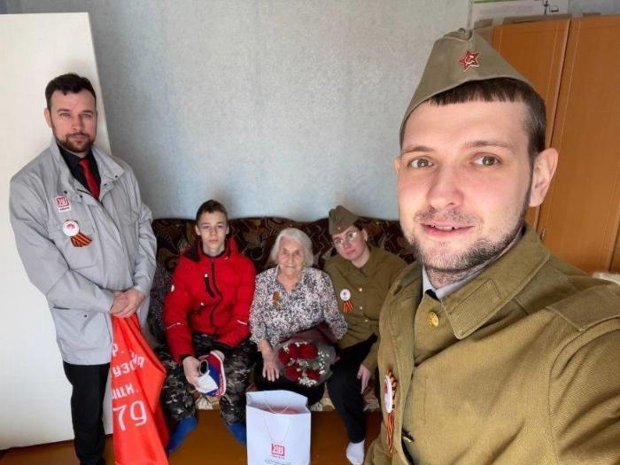 Через свет и благотворительность в сердца людей