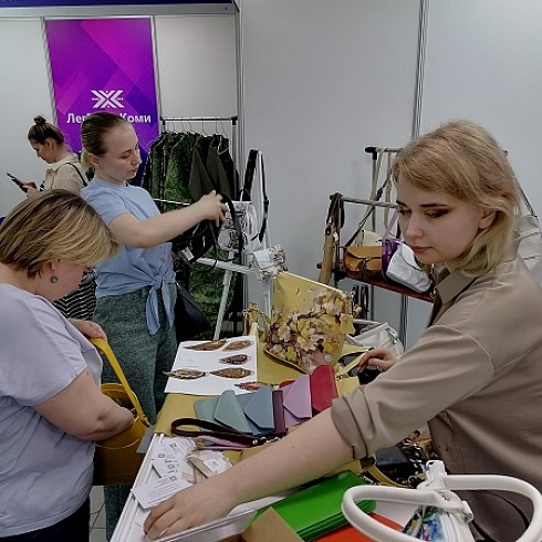 Сегодня в ТПП Коми открылась выставка-продажа «ЛегПромКоми»