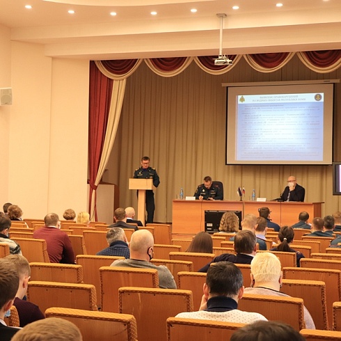 Юрий Колмаков принял участие в публичных обcуждениях итогов правоприменительной практики в ГУ МЧС по Коми