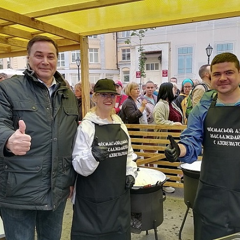 Посетители «ШаньгаФест» съели более 1,4 тысяч шанежек от кафе «Меркурий» ТПП Коми 