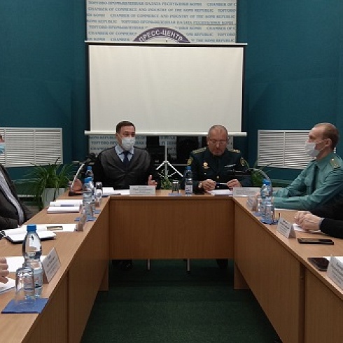 На площадке ТПП Коми представители Сыктывкарского таможенного поста обсудили с бизнесом вопросы исполнения Лесного кодекса РФ