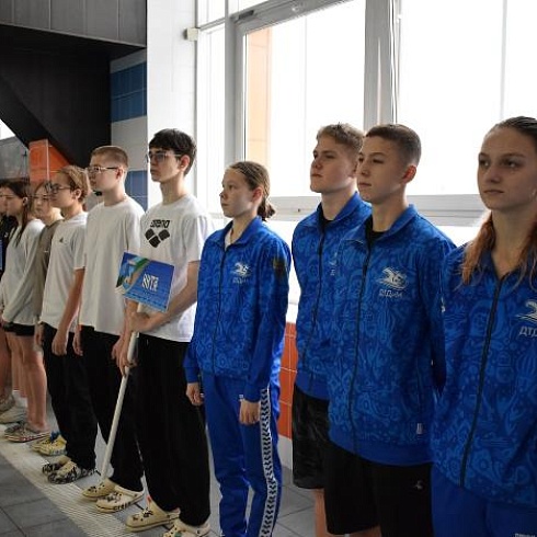 Президент федерации плавания Юрий Колмаков принял участие в открытии чемпионата и первенства Республики Коми по плаванию памяти Н.М. Бережного