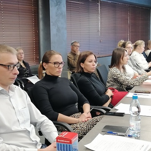 В Сыктывкаре проходит круглый стол «Лесной комплекс и ФГИС ЛК»