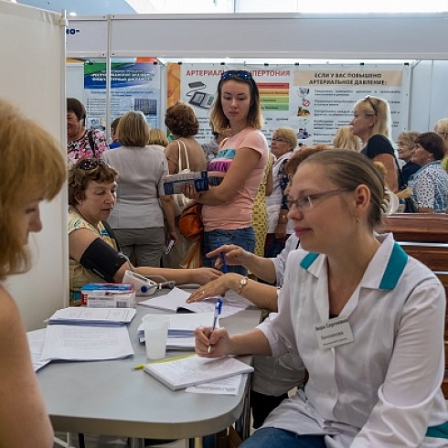 Жителям Коми покажут как сортировать бытовые отходы, научат технике скандинавской ходьбы и определят группу крови