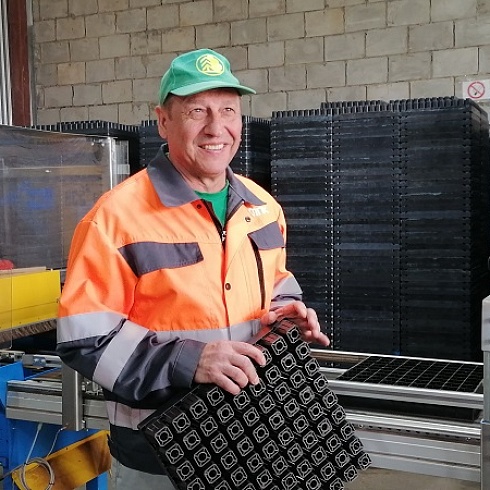 Участникам семинара "Национальная система лесной сертификации" показали «лесные ясли» Сыктывкарского ЛПК