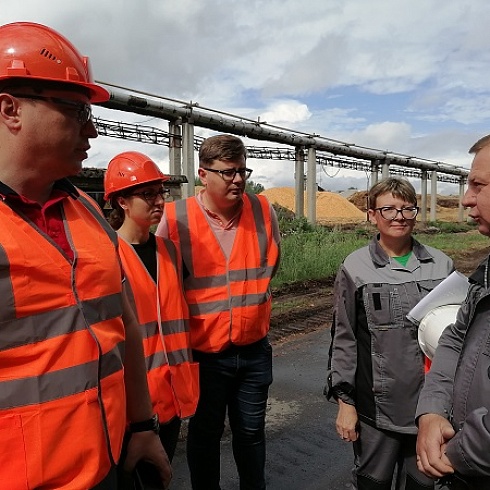 Участники лесного семинара "От леса до магазина" посетили "Жешартский ЛПК"