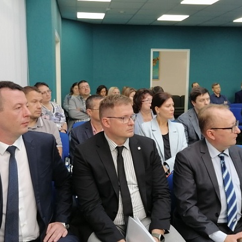 На площадке ТПП прошла рабочая встреча представителей бизнеса с прокурором Коми Николаем Егоровым