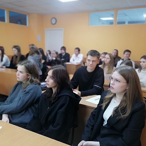 Студенты СГУ им Питирима Сорокина узнали, как запустить интернет-магазин.