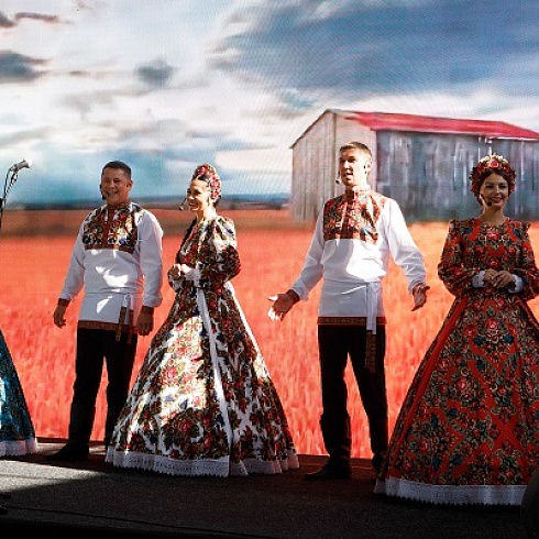 Выставка «Достояние Севера-2022» представила 191 участника и 350 артистов на площади в  10 тысяч квадратных метров