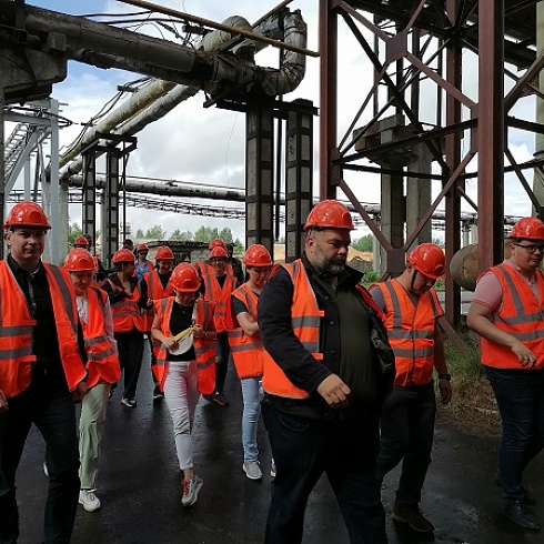 Участники лесного семинара "От леса до магазина" посетили "Жешартский ЛПК"