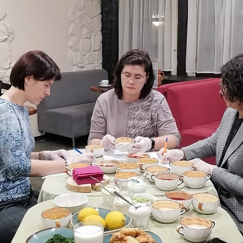 В кафе "Меркурий" ТПП Коми прошел первый мастер-класс по соусам