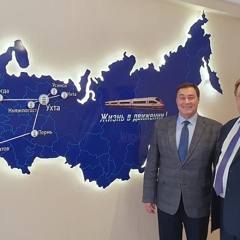 Юрий Колмаков и руководитель ухтинской компании «Северкомлекстрой» Анатолий Чернышов обсудили возможные направления сотрудничества