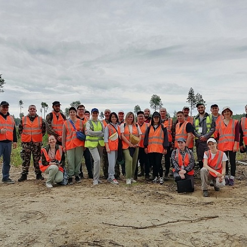 Участникам семинара "От леса до магазина" показали сертифицированный лесной участок "Жешартского ЛПК" 