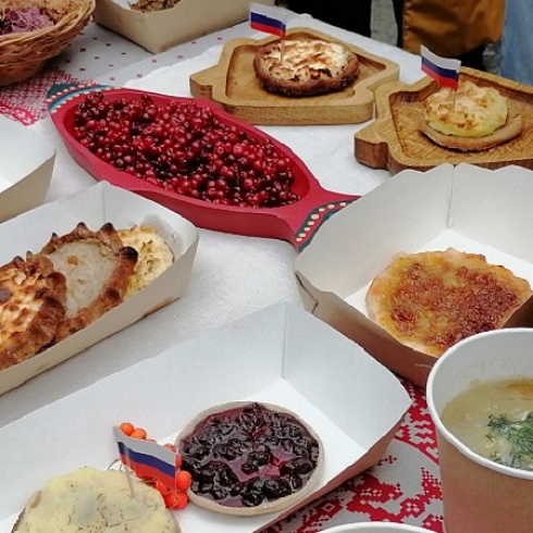 Посетители «ШаньгаФест» съели более 1,4 тысяч шанежек от кафе «Меркурий» ТПП Коми 