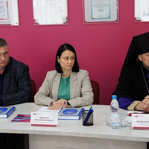 Члены Попечительского совета Сыктывкарского госуниверситета посетили строительную площадку нового корпуса