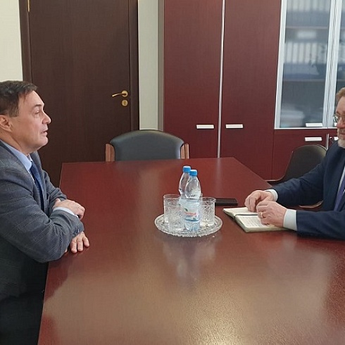 Юрий Колмаков и руководитель ухтинской компании «Северкомлекстрой» Анатолий Чернышов обсудили возможные направления сотрудничества