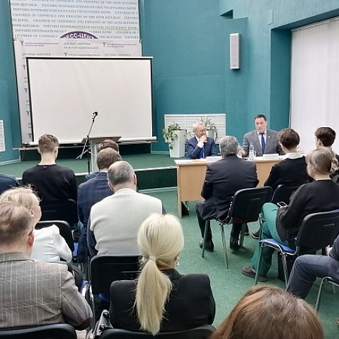 В ТПП Коми состоялась рабочая встреча представителей малого бизнеса с председателем Госсовета Коми Сергеем Усачевым