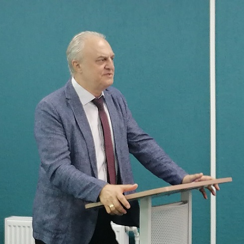 Бизнесу Коми разъяснили требования в сфере трудоустройства иностранной рабочей силы