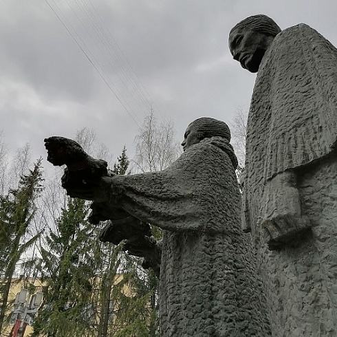 9 мая коллектив ТПП Коми возложил цветы к Вечному огню и к памятнику Героя Советского Союза Николаю Оплеснину