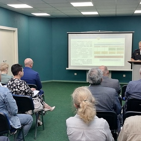 Бизнесу Коми разъяснили требования в сфере трудоустройства иностранной рабочей силы