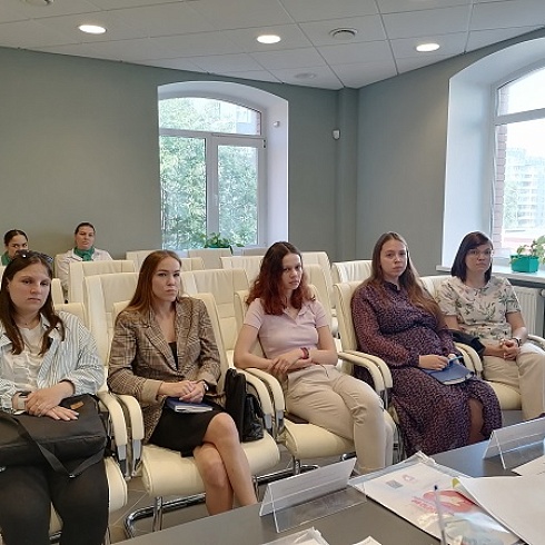 Возможность участия бизнеса в проекте «Здраствуй, мама!» обсудили в семейном многофункциональном центре Сыктывкара 