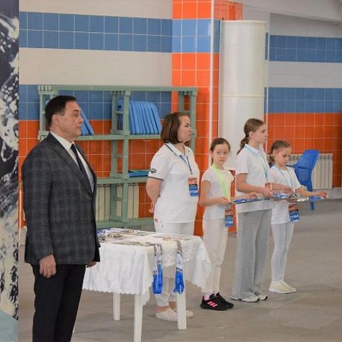 Президент федерации плавания Юрий Колмаков принял участие в открытии чемпионата и первенства Республики Коми по плаванию памяти Н.М. Бережного