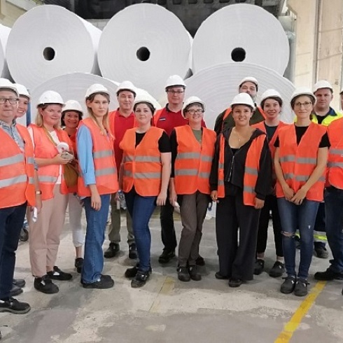 "Сыктывкар Тиссью Груп" провел экскурсию по производству для участников первого практического семинара "От леса до магазина"