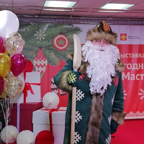 Сувениры и подарки ручной работы представила выставка «Новогодняя ярмарка Мастеров» 