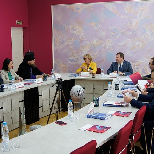 Члены Попечительского совета Сыктывкарского госуниверситета посетили строительную площадку нового корпуса