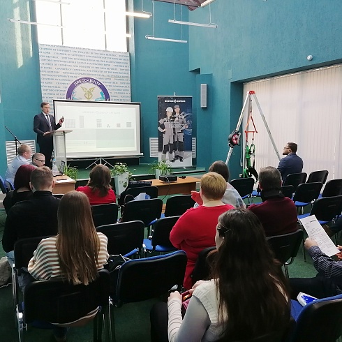 Производственникам Коми представили средства индивидуальной защиты отечественного производства