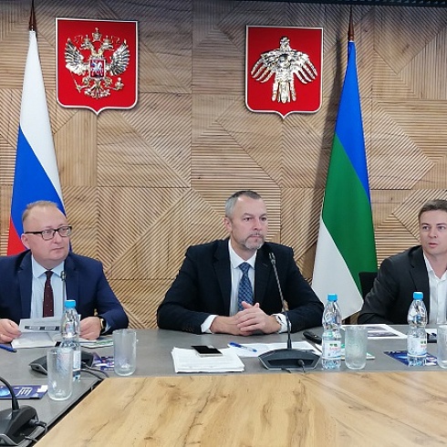 В Сыктывкаре проходит круглый стол «Лесной комплекс и ФГИС ЛК»