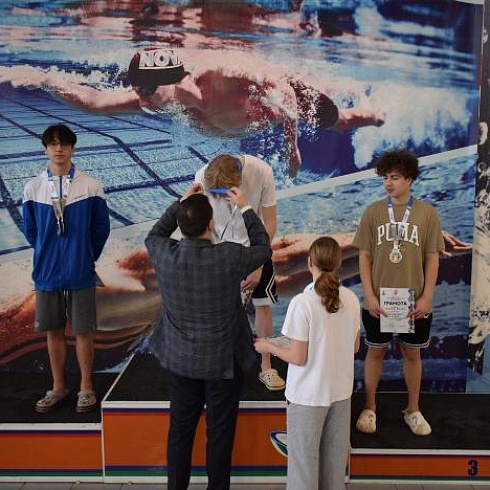 Президент федерации плавания Юрий Колмаков принял участие в открытии чемпионата и первенства Республики Коми по плаванию памяти Н.М. Бережного