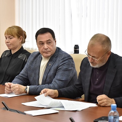 Юрий Колмаков принял участие в совещании по вопросам коммерческого учета твердых коммунальных отходов