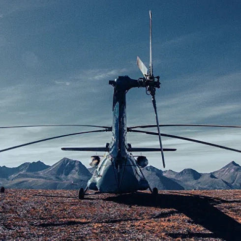 Юрий Колмаков вручил членский билет ТПП Коми директору туроператора «Другая планета» Людмиле Нечитайловой