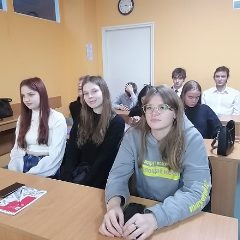 Студенты СГУ им Питирима Сорокина узнали, как запустить интернет-магазин.