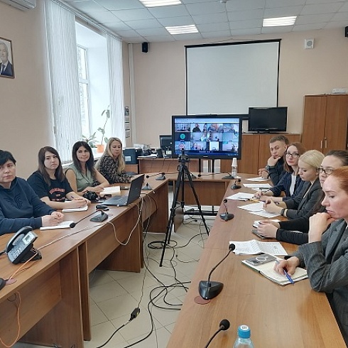 Предпринимателей проинформировали о правилах маркировки товаров, требованиях иммунизации работников торговли и об экспертных услугах ТПП Коми