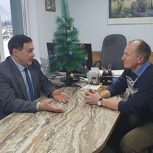 Юрий Колмаков c рабочим визитом посетил лесозаготовительное предприятие «Комилесбизнес» 